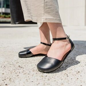 Shapen Barefoot Poppy Flat